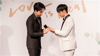 BL男星夢幻婚禮照流出　夏和熙牽他走紅毯