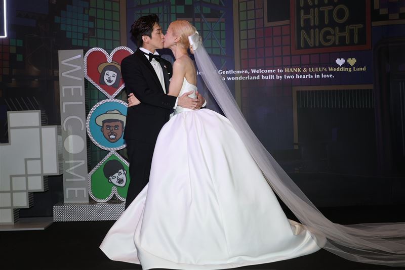 Lulu、陳漢典現場親吻。(圖／記者鄭孟晃、趙于瑩攝影）