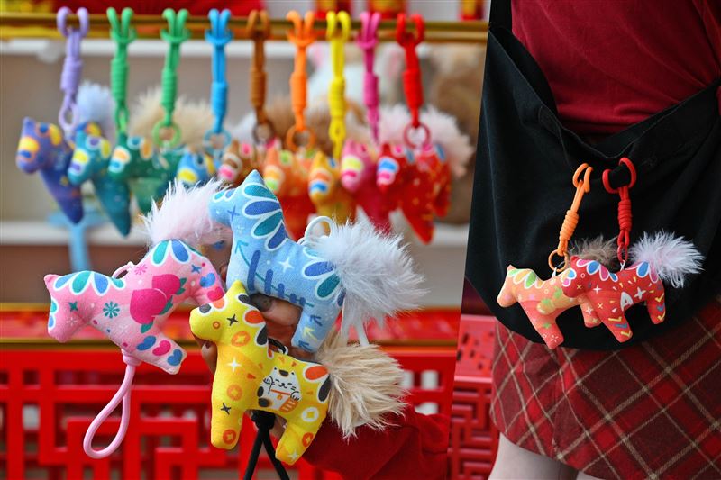 活動期間消費即可獲得馬年12籤盲包。（圖／品牌業者提供）