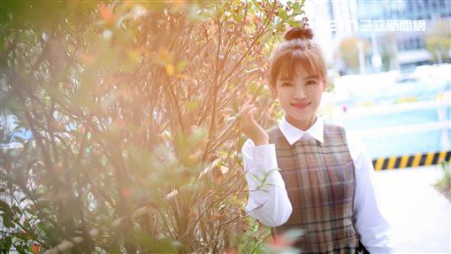 獨／陳隨意摟抱美魔女！對方老公驚人反應