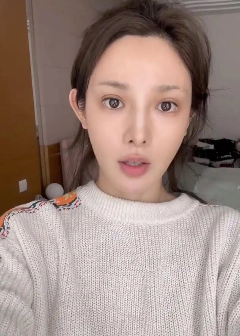 當事粉絲護航道歉反遭心疼，彭小苒親上火線回應，強調該道歉的是自己而非粉絲。（圖／翻攝翻攝彭小苒微博）