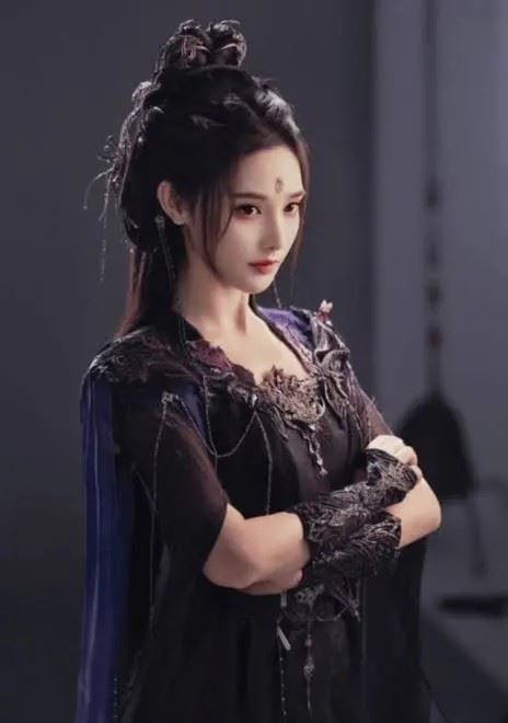 彭小苒古裝扮相極美，擄獲不少粉絲。（圖／翻攝翻攝彭小苒微博）