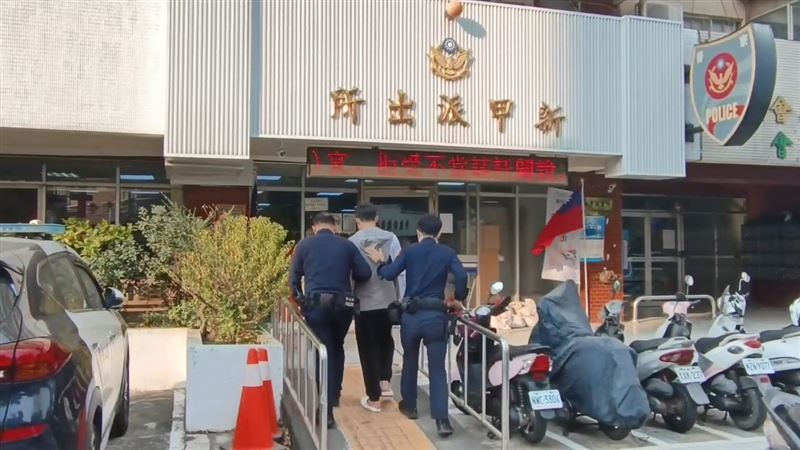 謝男稍早前往新甲派出所說明，訊後依法送辦。（圖／翻攝畫面）