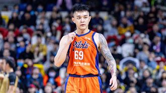 盧峻翔1.7秒絕殺勇士　領航猿開季11連勝