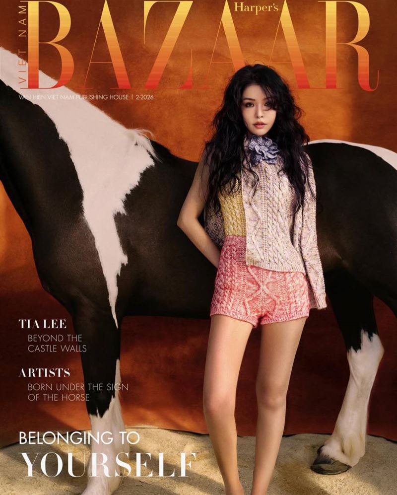 李毓芬頂著一頭捲髮。（圖／翻攝自IG）