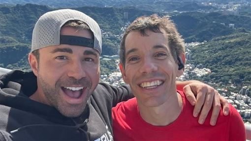 101頂樓迎接霍諾德　竟是超大咖NASA專家