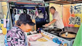 廖姓夫妻生前在新北三重賣蔥油餅，因為物美價廉，生意不錯。（圖/翁翁旅食空間臉書粉專提供） 鏡週刊