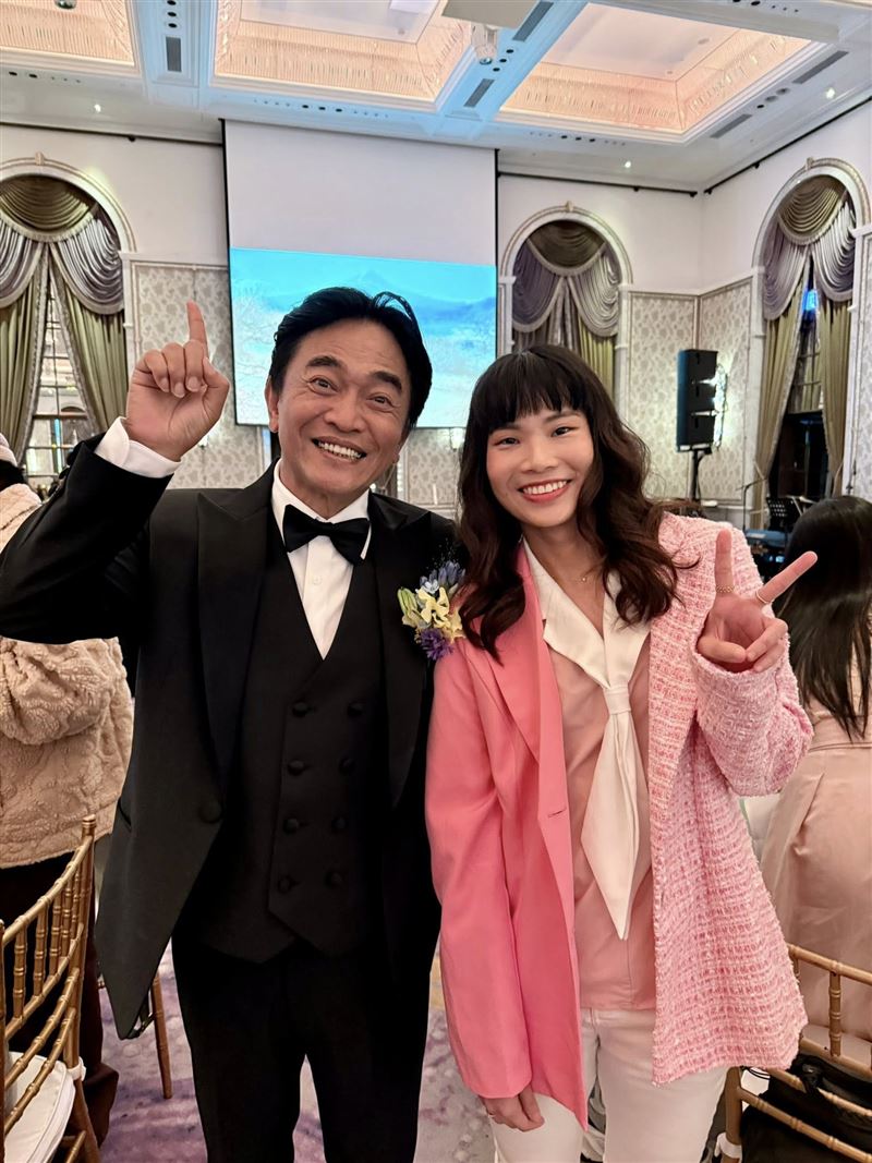 戴資穎也與吳宗憲合影。（圖／翻攝自戴資穎/ Tai Tzu Ying臉書）