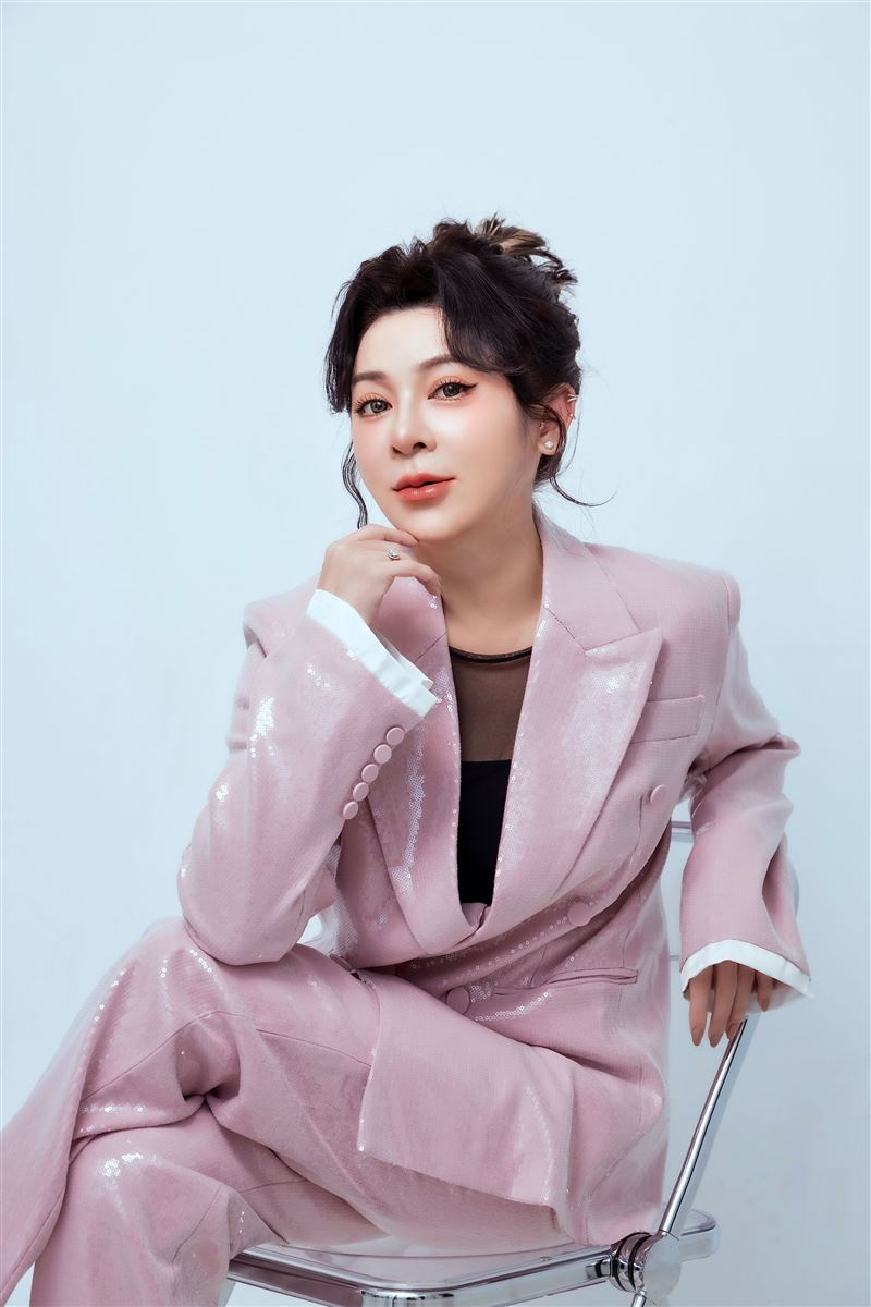 15組藝人齊聚劍湖山《耐斯歌廳秀》熱鬧登場。（圖／劍湖山世界提供）