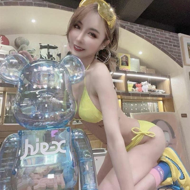 雪碧分享自己整形過程。(圖/翻攝自雪碧IG)