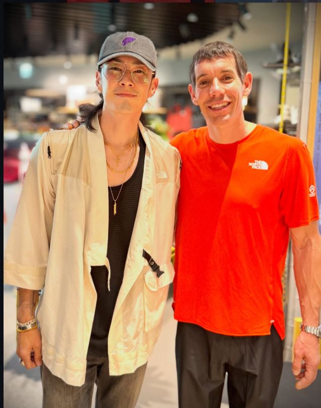 吳建豪(左)與霍諾德合影。(圖/翻攝自IG @vannesswu)