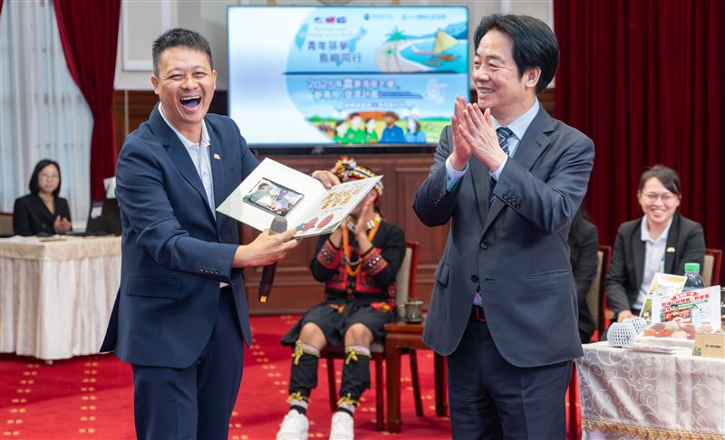 賴清德總統今（26）日接見2025年「國際青年大使交流計畫」訪團及「農業青年大使『新南向』交流計畫」訪團。（圖／總統府提供）