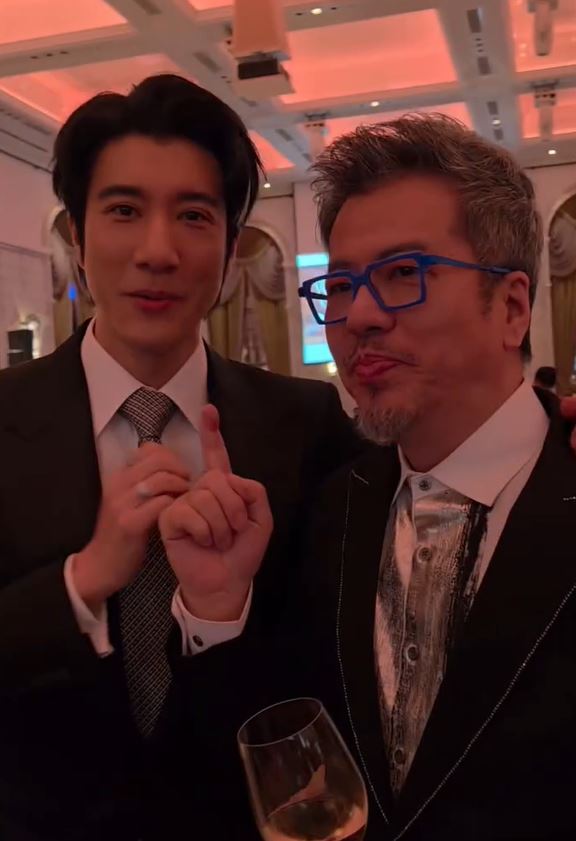 黃國倫與王力宏赴Lulu婚宴。(圖/翻攝自寇乃馨臉書)