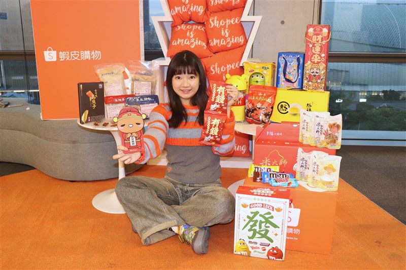 蝦皮購物即日起推出「美食年貨節」，主打豪華年菜、人氣伴手禮優惠。2月2日接力的「2.2 購物節」，搭配「全站大免運」 。（圖／品牌業者提供）