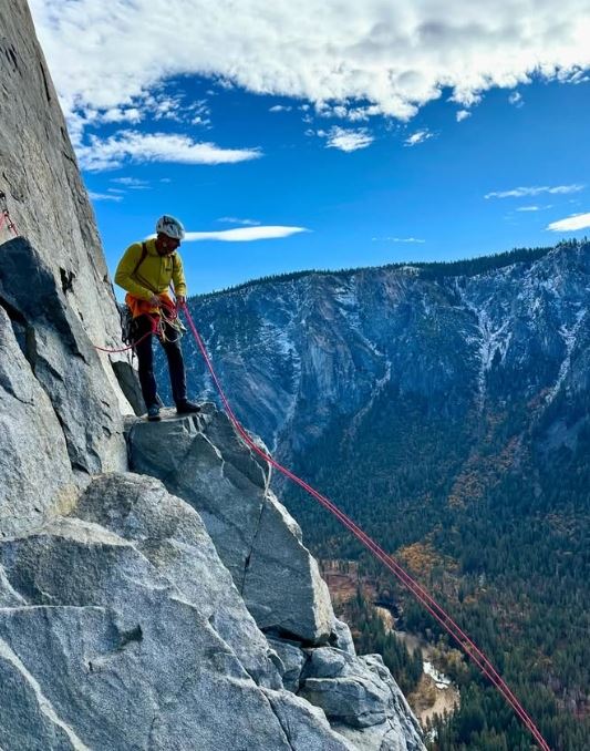 震撼！霍諾德徒手獨攀101吐心聲：這條路「沒人支持」，只有我為愛而行。（圖／翻攝自IG @alexhonnold）