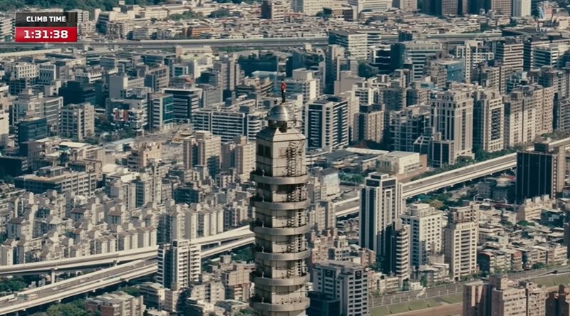 震撼！霍諾德徒手獨攀101吐心聲：這條路「沒人支持」，只有我為愛而行。（圖／翻攝自Netflix Sports、翻攝自Netflix）