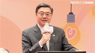 卓榮泰接見並表揚參與光復救災學生