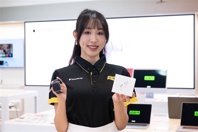 AirPods Pro 3 (原價7,490元)，Apple Day期間享限時特惠價6,590元，現省900元。（圖／燦坤提供）