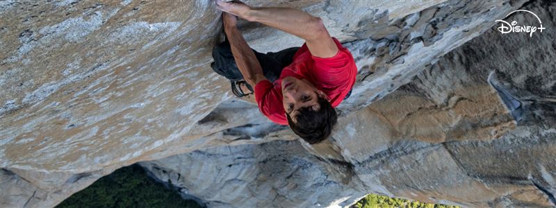 艾力克斯霍諾德Alex Honnold徒手攀登酋長岩。（圖／Disney+提供）