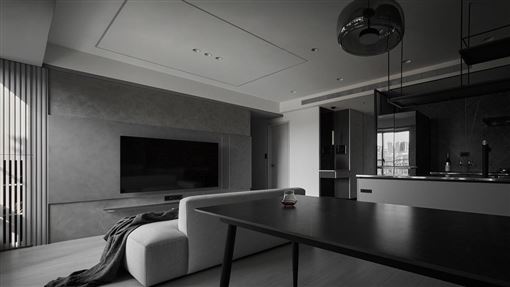 老屋變身！「墨色灰階」打造極簡品味宅