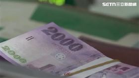 2000元,200元,鈔票,現金。（圖／資料照）