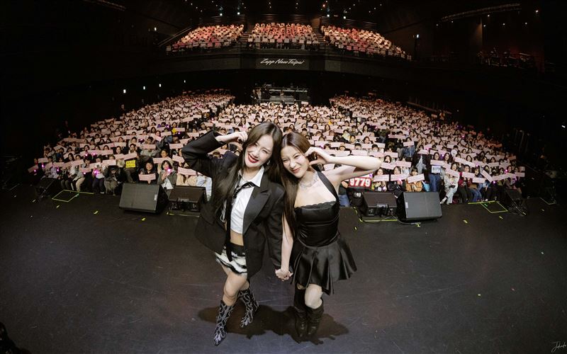 Kao（右）Jane（右）首搭合作「愛情設計」被喻為是GL劇教課書。（圖／NAC、YIWO 提供）