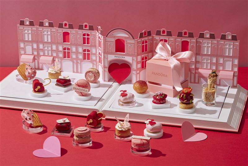 台北寒舍艾美酒店北緯二十五攜手丹麥珠寶品牌Pandora，即日起至3月31日推出「甜蜜艾語」聯名雙人下午茶。（圖／飯店旅宿業者提供）