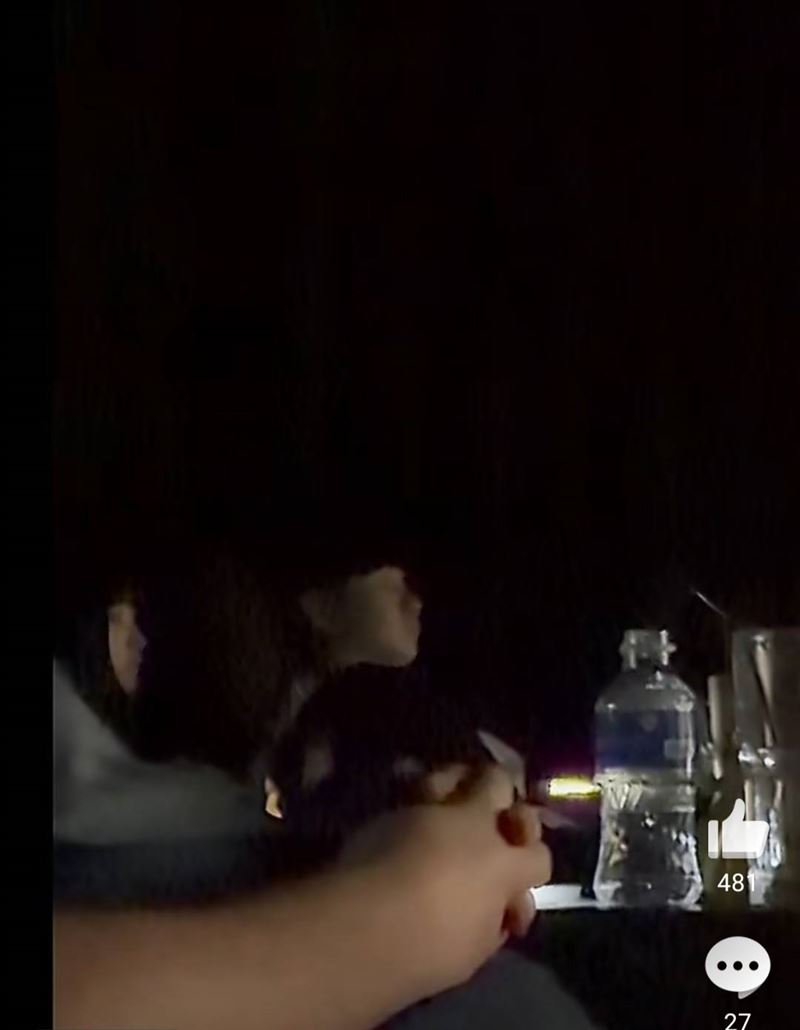 網友目擊林俊傑帶女友約會。（圖／翻攝自微博）