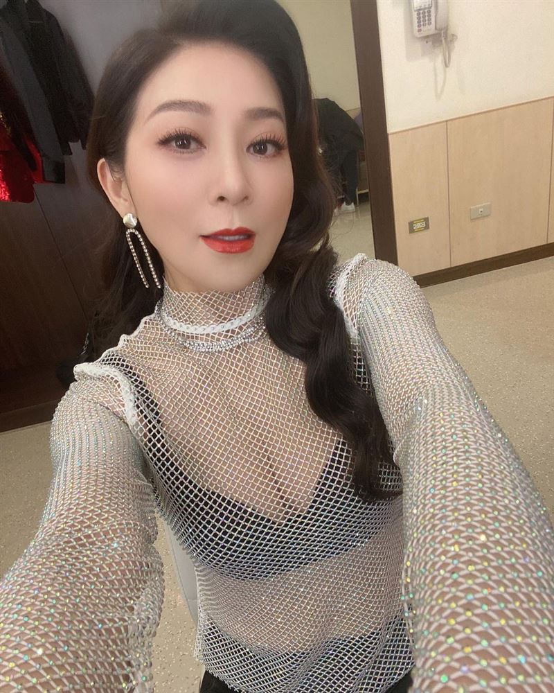 王彩樺早期也走過性感女星路線。（圖／翻攝自王彩樺IG）