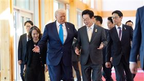 韓美兩國將正式攜手推進核動力潛艦建造事業。（圖／翻攝自青瓦臺）