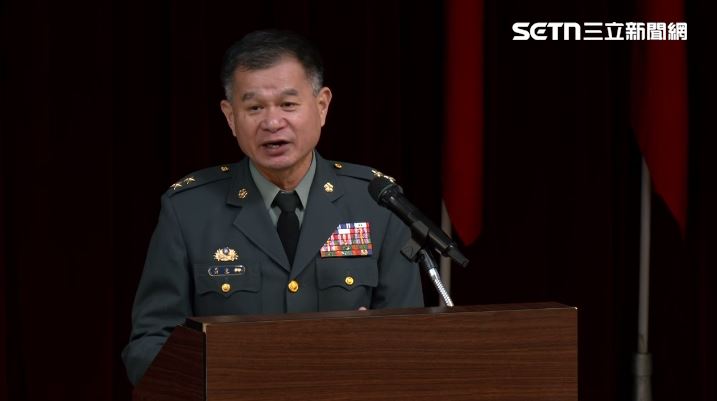 國防部戰略規劃司長黃文啟點出民眾黨版軍購條例的疑慮（圖／翻攝畫面）