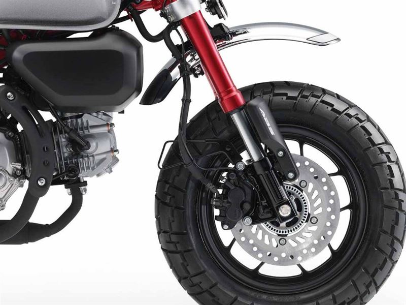 前輪220mm碟煞搭配IMU控制ABS。（圖／翻攝Honda網站）