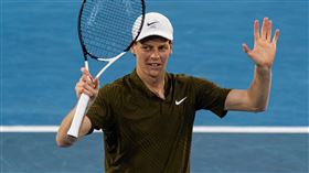 辛納（Jannik Sinner）直落3晉級澳網男單8強。（圖／路透社／達志影像）