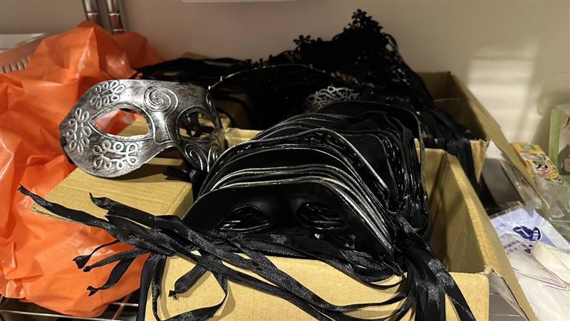 3帥警「脫到剩內褲」潛入同志天堂當臥底