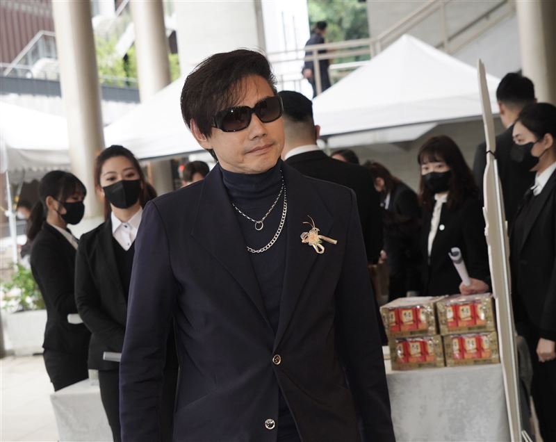 包偉銘前來相送。（圖／記者趙于瑩攝影）