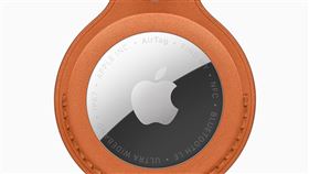 Apple推出新版AirTag，具備更大的尋找範圍和音量更響的揚聲器。（圖／蘋果提供）