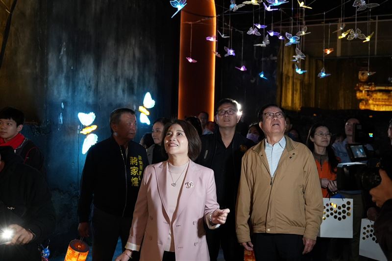 2026屏東燈節正式點燈，主燈秀「山之光」震撼全場。（圖／屏東縣政府提供）