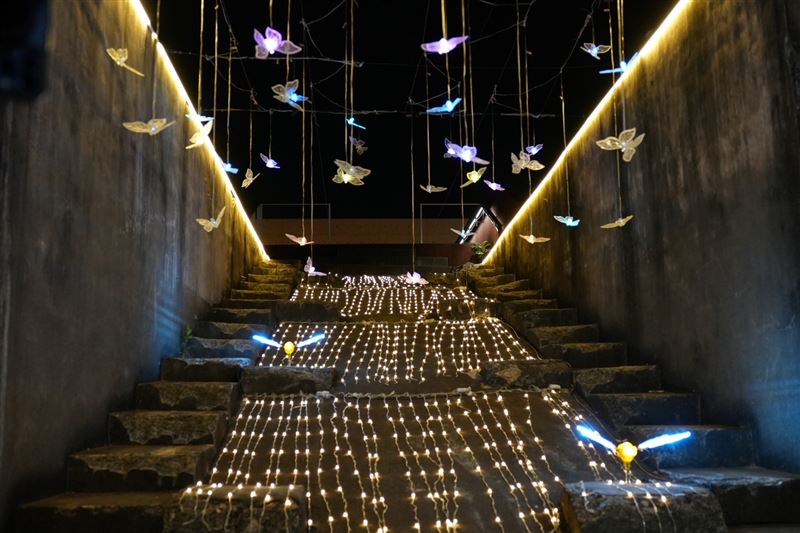 2026屏東燈節正式點燈，主燈秀「山之光」震撼全場。（圖／屏東縣政府提供）