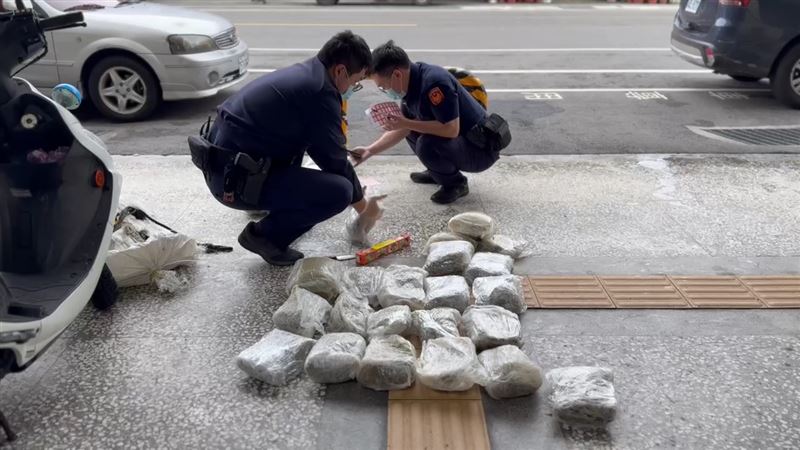 警方清查確認該批大麻重達43公斤，市價逾2000多萬。（圖／翻攝畫面）
