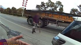 花蓮,新城鄉,借車遭拒,開山刀,金屬球棒,竊盜。（圖／翻攝畫面）