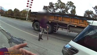 花蓮,新城鄉,借車遭拒,開山刀,金屬球棒,竊盜。（圖／翻攝畫面）