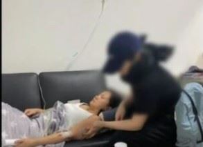 朴娜勑在2023年拍攝《我獨自生活》時，因宿醉不適，在台灣飯店走廊由打針阿姨協助施打點滴。（圖／翻攝自網路）