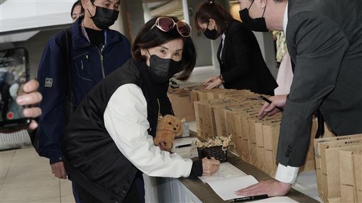 18天送走三位資深藝人！女星悲喊：心好痛