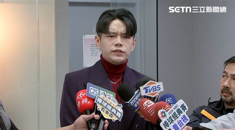 黃女家屬透過律師曬出親筆信，並還原案發前的身心狀況，也揭露遭職場霸凌孤立等狀況。（圖／翻攝畫面）