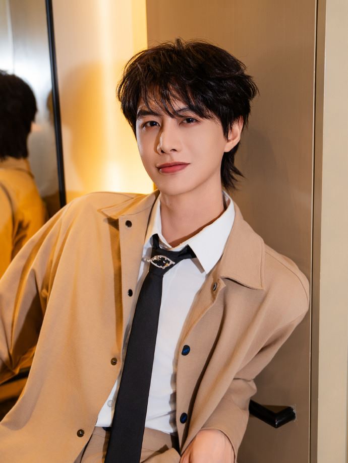 何健麒遭警方證實吸毒。（圖／翻攝自何健麒微博）