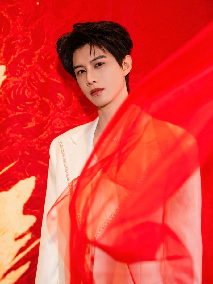 何健麒外型帥氣，被封為「短劇F4」之一。（圖／翻攝自何健麒微博）