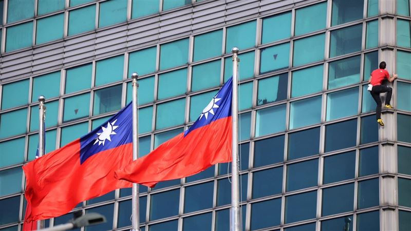 霍諾德紅衣爬101!起初憂代表某種政治立場