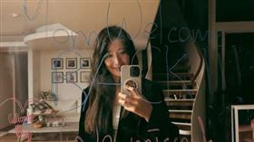 隋棠女兒在鏡子上用英文寫下暖心留言，歡迎媽媽回家。（圖／翻攝自IG @suitangtang）