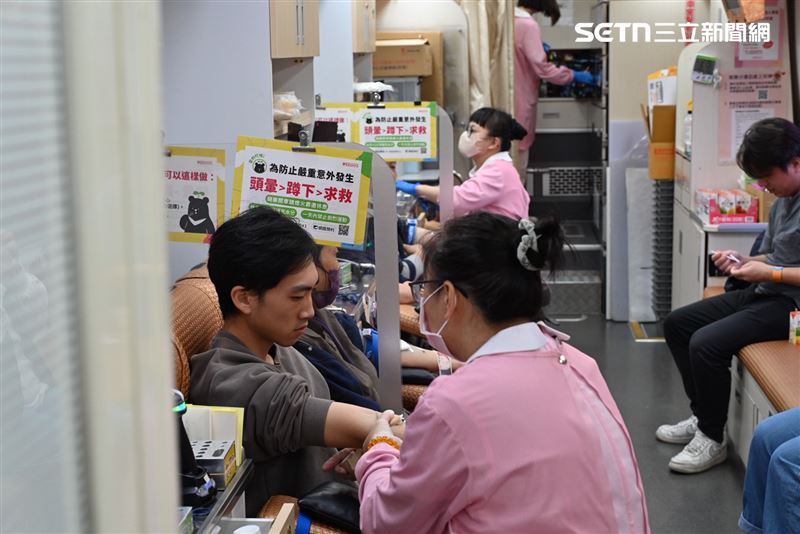 黃敏惠,嘉義市政府警察局,嘉義,市長,書法,公益（圖／嘉義市警察局提供）