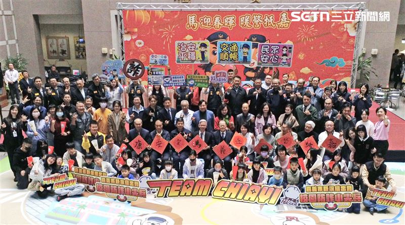 黃敏惠,嘉義市政府警察局,嘉義,市長,書法,公益（圖／嘉義市警察局提供）